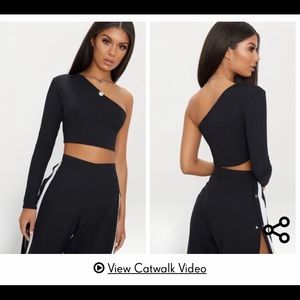 PRETTY LITTLE THING BACK ONE SHOULDER CROP TOP!